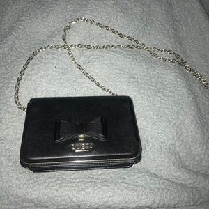 GUC Guess Bow Crossbody w/ chain strap